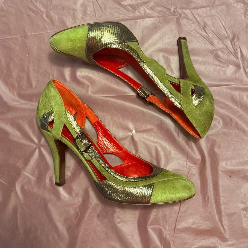 Fendi Green Suede Leather/Gold Metallic Cut Out 4” Pump Heels Size 38/8 $ - Picture 2 of 14